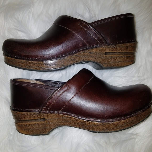 Dansko Shoes - Classic DANSKO  slip on clogs size 36